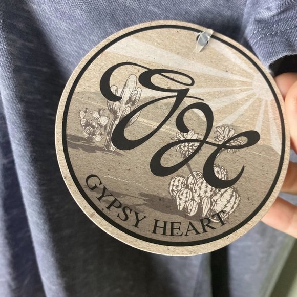 Gypsy Heart Short Sleeve Loose Grey Hi-Lo Top - NWT - Picture 2 of 7